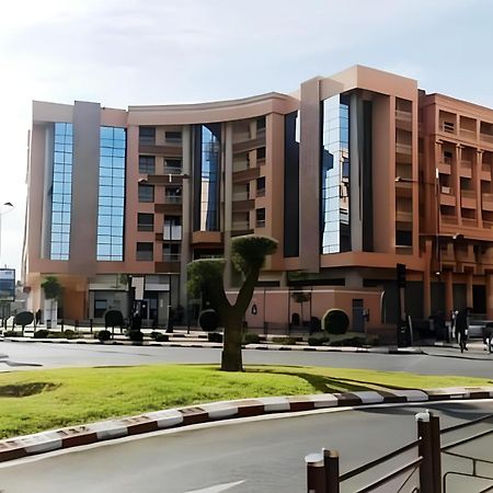 C-Appartement De Luxe Plein Centre De Gueliz Avec Piscine Parking Wifi Netflix Маракеш Екстериор снимка