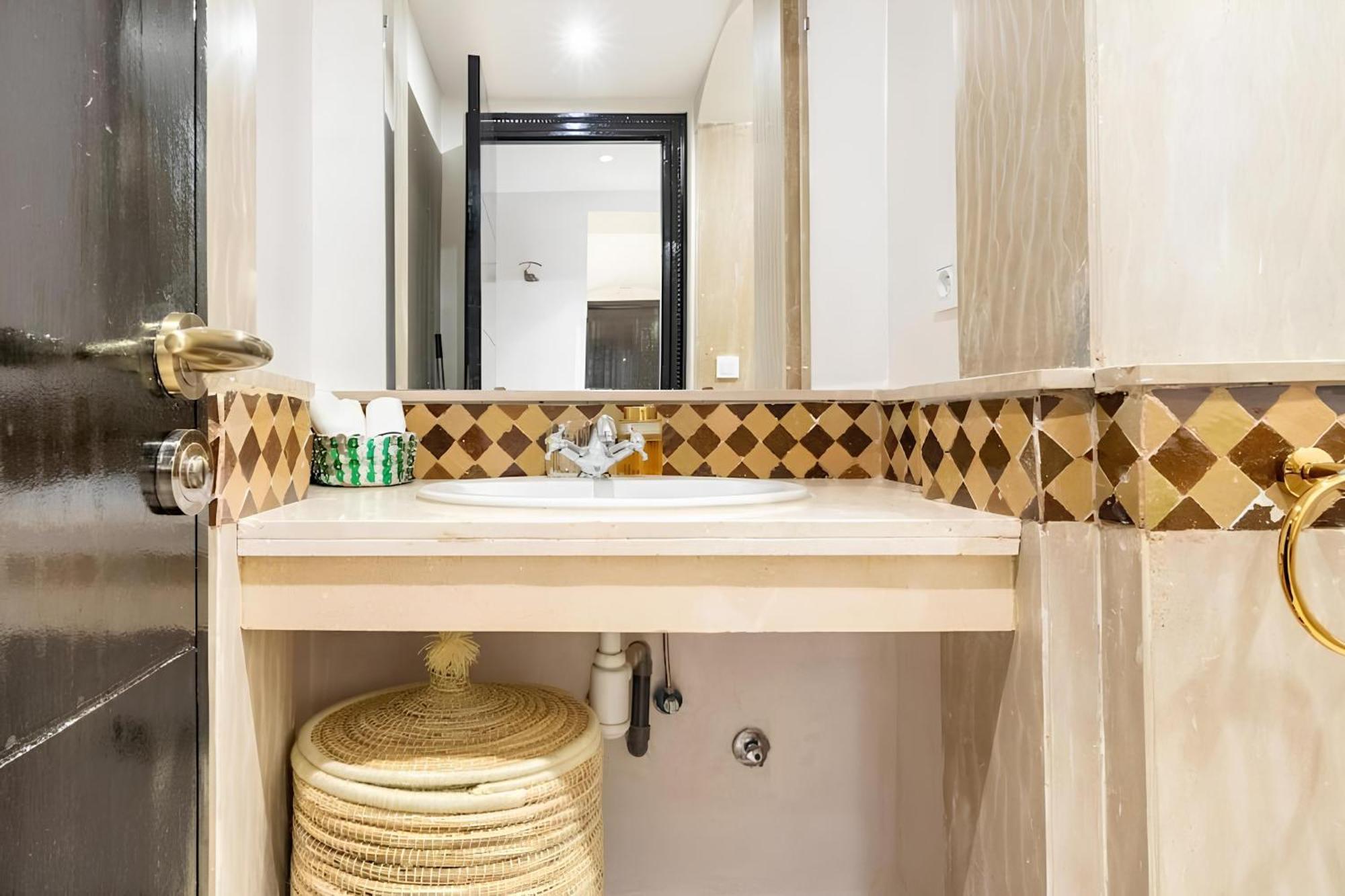 C-Appartement De Luxe Plein Centre De Gueliz Avec Piscine Parking Wifi Netflix Маракеш Екстериор снимка