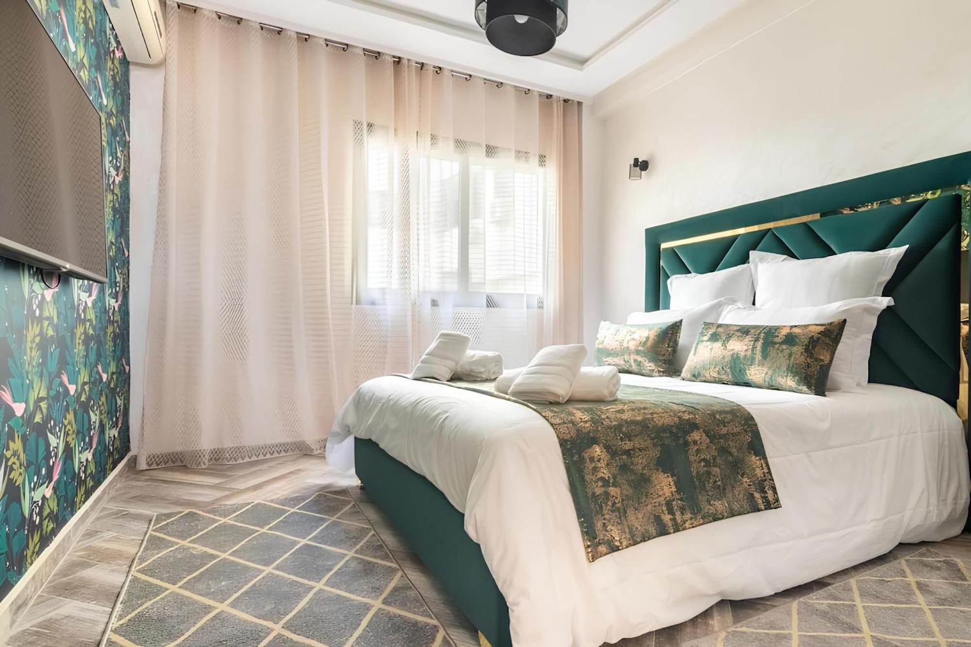 C-Appartement De Luxe Plein Centre De Gueliz Avec Piscine Parking Wifi Netflix Маракеш Екстериор снимка
